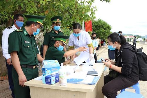 BĐBP Sơn La phối hợp đón lưu học sinh Lào nhập cảnh, trở lại học tập