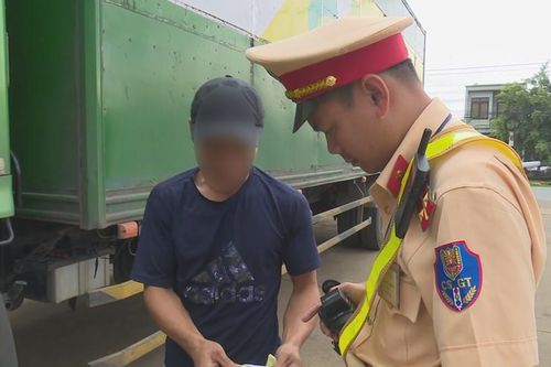 Tài xế xe thư báo khai dùng ma túy đá cả năm