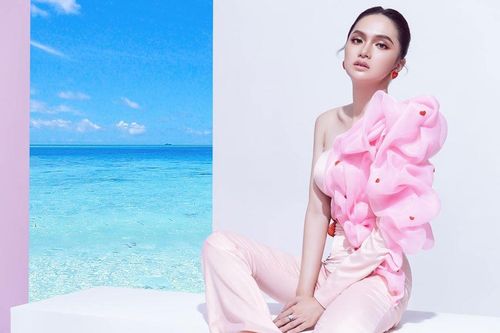 Miệt thị nghệ sĩ chuyển giới: Dừng lại để là công chúng văn minh!