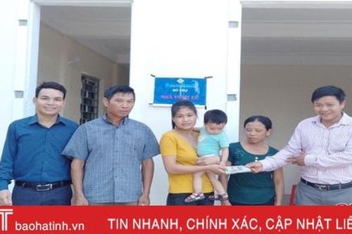 Bàn giao 34 ngôi nhà vượt lũ cho người dân miền núi Hà Tĩnh