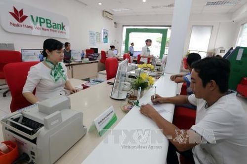 Tín dụng tăng trưởng thấp, rủi ro nợ xấu tăng cao