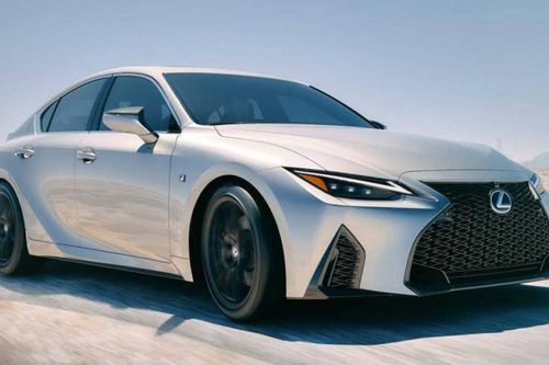 Cận cảnh Lexus IS 2021 trước khi ra mắt