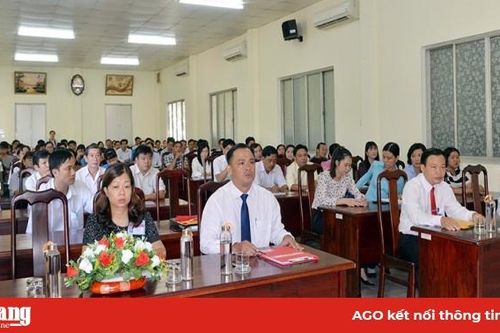 Khai giảng lớp trung cấp Lý luận chính trị - Hành chính B144, niên khóa 2020-2021