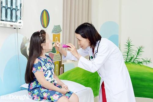 Cẩn trọng với bệnh đường hô hấp ở trẻ khi thời tiết thay đổi