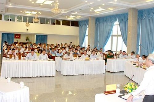 Tăng cường đối thoại, lắng nghe dân