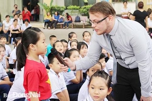 Người lao động nước ngoài làm việc tại Việt Nam phải tham gia bảo hiểm xã hội bắt buộc