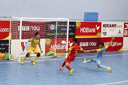 Mưa bàn thắng trong trận derby phố biển