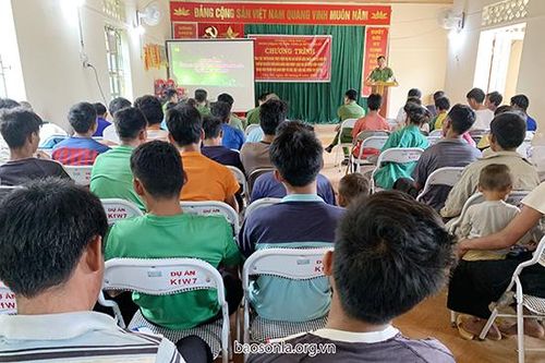 Gần 100 hộ dân ở xã Tân Xuân được tuyên truyền phổ biến giáo dục pháp luật