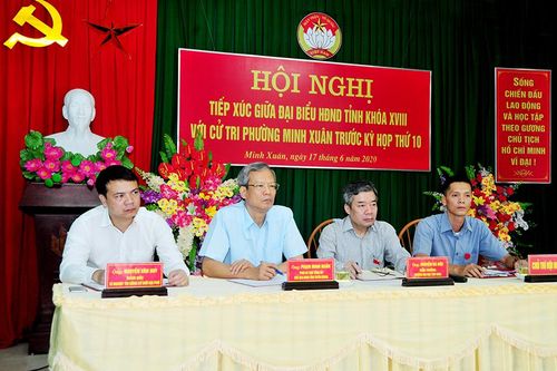 Chủ tịch UBND tỉnh Phạm Minh Huấn tiếp xúc cử tri phường Minh Xuân