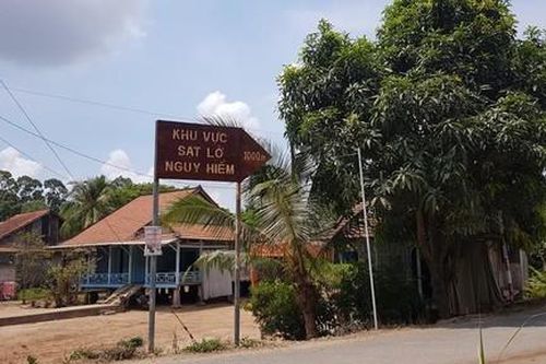 Bài 2: Đường đi của cát lậu