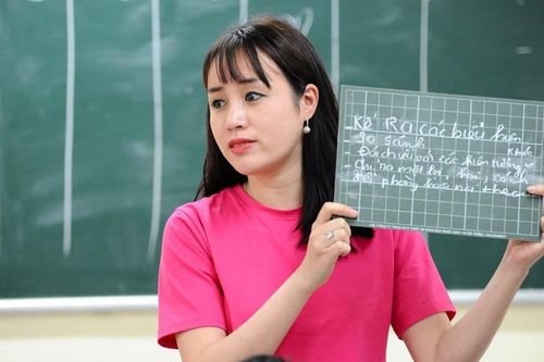 Giáo viên Hà Nội kiệt sức vừa dạy học, vừa ôn thi IELTS