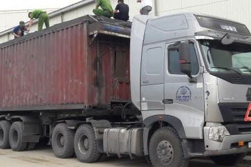 Giật mình trước 'hung thần' chở quá tải kiểu mới