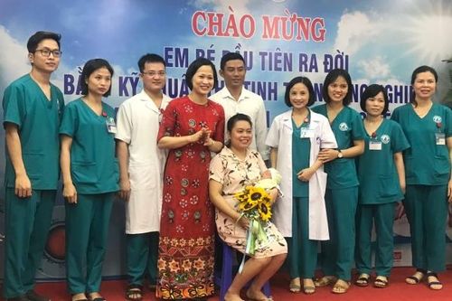 Hưng Yên đón em bé đầu tiên chào đời bằng kỹ thuật thụ tinh trong ống nghiệm