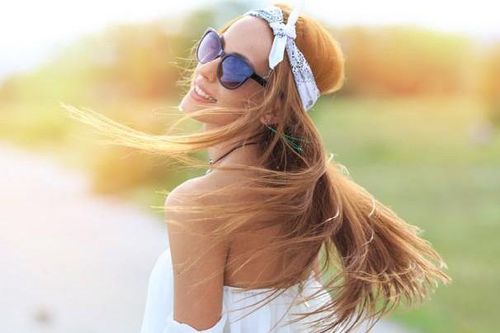 Áp dụng ngay tuyệt chiêu này, không bao giờ phải lo tóc bết dính trong ngày nóng nực!