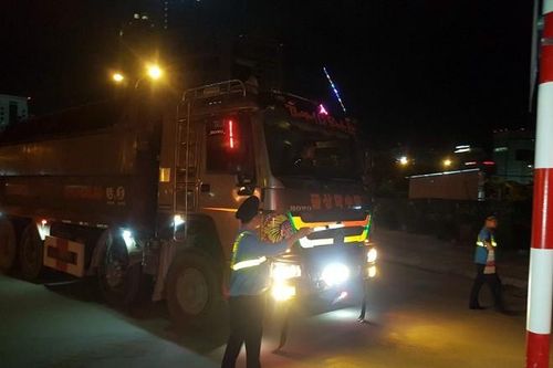 3 xe ô tô vi phạm lỗi 'khủng' bị phạt gần 70 triệu đồng