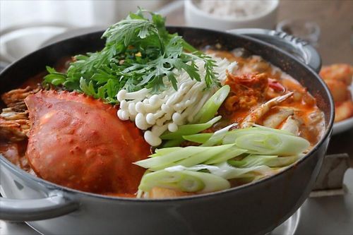 Thử làm cua hầm kiểu Hàn Quốc đãi cả gia đình