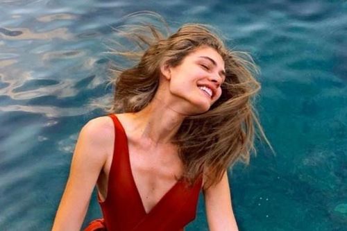 10 người mẫu chuyển giới nổi tiếng trong làng thời trang