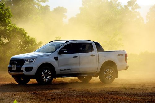 Tình trạng ngấm dầu trên xe Ford không ảnh hưởng đến an toàn