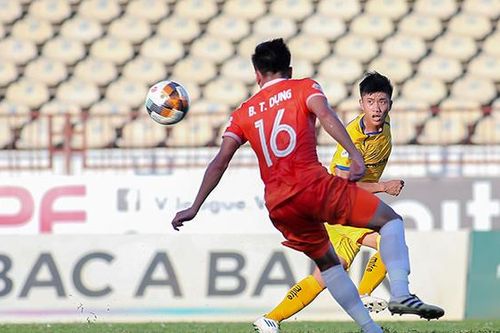 Phan Văn Đức dễ tái phát chấn thương