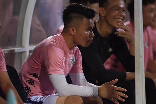 Quang Hải tuyệt vọng, không giải cứu nổi Hà Nội FC