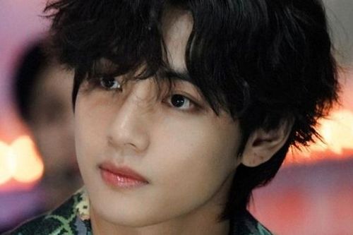Đẹp khác thường khiến V BTS có trăm ngàn biệt danh ngộ nghĩnh thế này