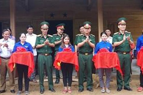 Cục Chính trị Quân khu 5 bàn giao 'Ngôi nhà 100 đồng'