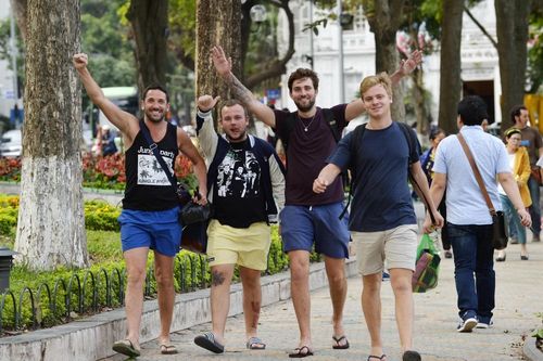 Hậu Covid-19: Phá vỡ thế 'đứng hình', nan giải câu chuyện 'hé' cánh cửa du lịch quốc tế