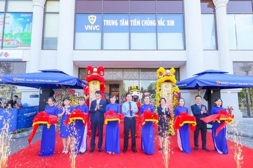 Khai trương VNVC Mỹ Đình phục vụ người dân Thủ đô tiêm vắc xin phòng dịch bệnh mùa hè