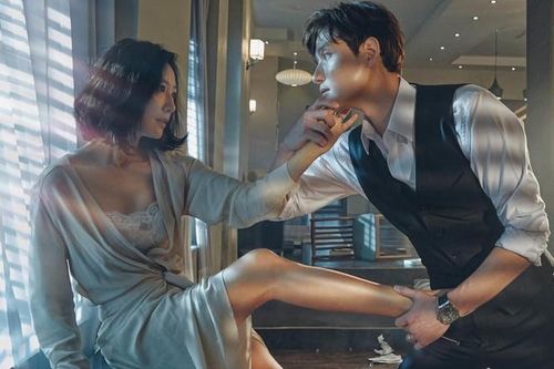 Bàng hoàng không hiểu vì sao chồng mình lại thành 'chồng chưa cưới' của bạn đồng nghiệp