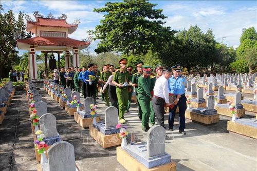 Quảng Trị: Truy điệu và an táng 18 hài cốt liệt sĩ