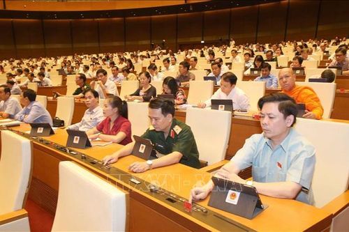 Kỳ họp thứ 9, Quốc hội khóa XIV: Thông qua 2 Nghị quyết và 2 Luật