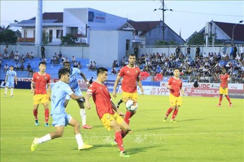 Hồng Lĩnh Hà Tĩnh chia điểm với SHB Đà Nẵng trên sân nhà