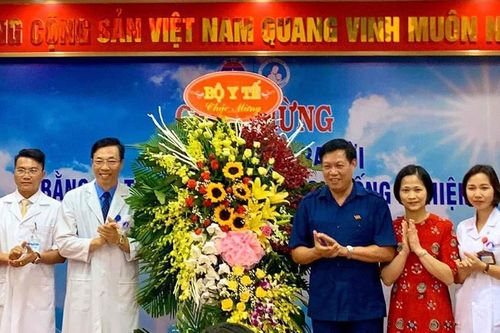 Em bé đầu tiên ở Hưng Yên ra đời bằng kỹ thuật thụ tinh trong ống nghiệm