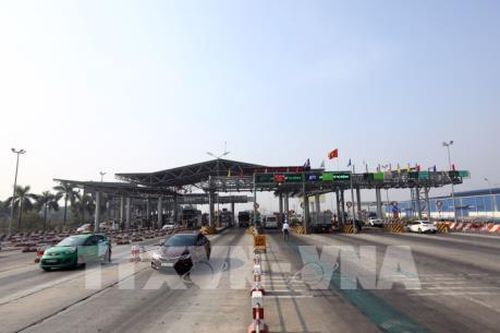 Các trạm thu phí phải chuyển sang thu phí điện tử không dừng trong năm 2020