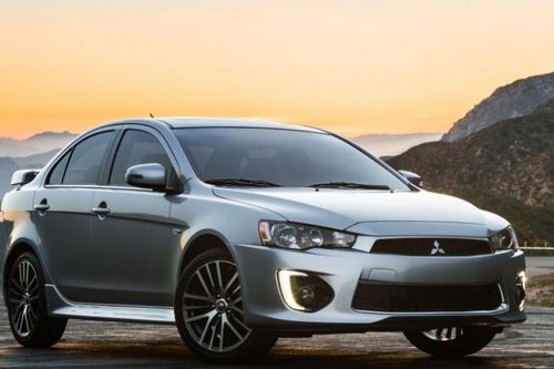 Mitsubishi triệu hồi 13 xe Lancer tại Việt Nam do lỗi cửa sổ trời