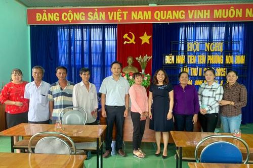 Giải ngân vốn hỗ trợ dự án 'Chăn nuôi gà ta thả vườn'