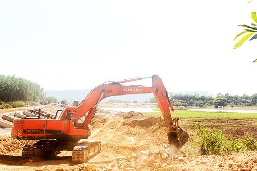 Sửa chữa các hồ thủy lợi