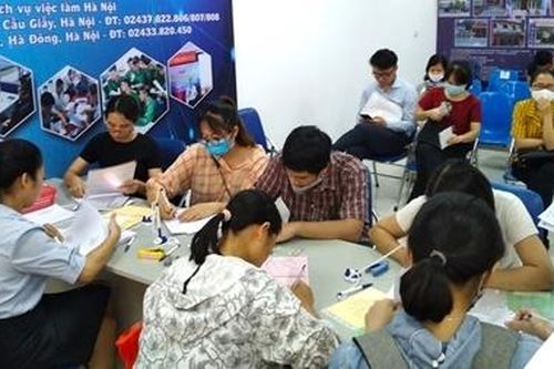 Ứng phó 'điểm rơi' của lao động mất việc