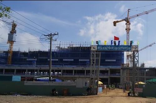 Rơi từ tầng 6 công trình bệnh viện 1000 giường, 4 người thương vong