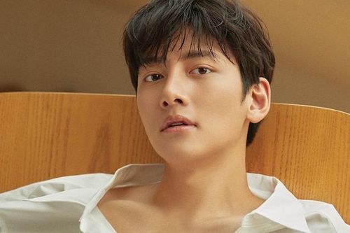 Ji Chang Wook khoe visual đỉnh cao trên 1st Look, góc hình nào cũng 'vạn tiễn xuyên tim'