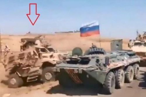 Mỹ manh động tấn công trực tiếp đoàn xe Nga ở Đông Bắc Syria