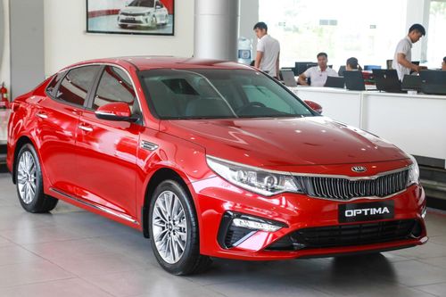 Những mẫu sedan đáng chú ý trong tầm giá 700-800 triệu đồng
