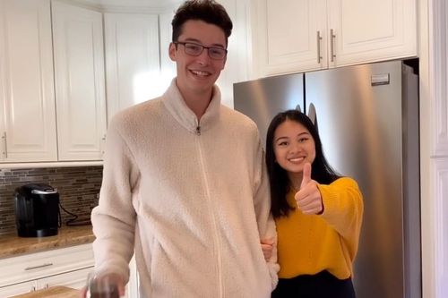Con gái MC Kỳ Duyên gây chú ý khi xuất hiện bên bạn trai 1,92 m