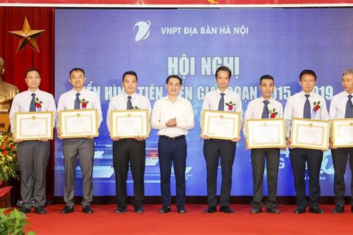 VNPT địa bàn Hà Nội: Tôn vinh 48 tập thể, 65 cá nhân điển hình tiên tiến