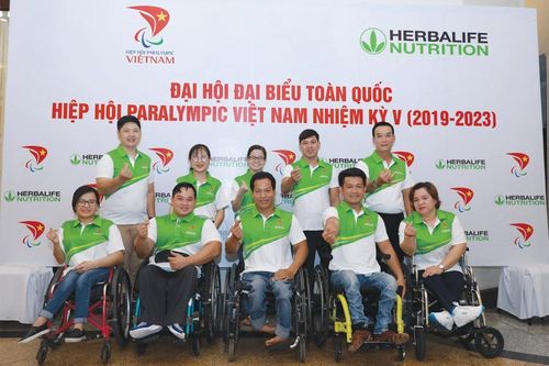 Nguyễn Bình An: Ngồi xe lăn bán vé số, nuôi mộng lớn vươn đến đỉnh cao