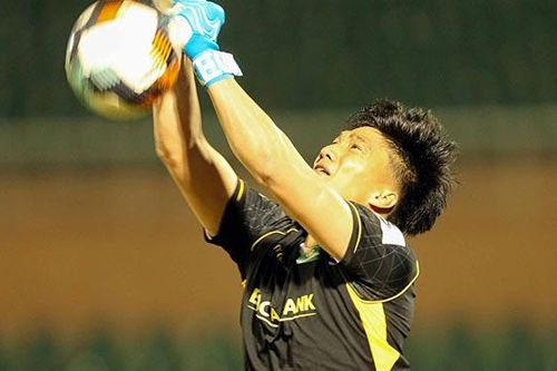 Bùi Tiến Dũng lu mờ trước 'kép phụ' ở U23 Việt Nam
