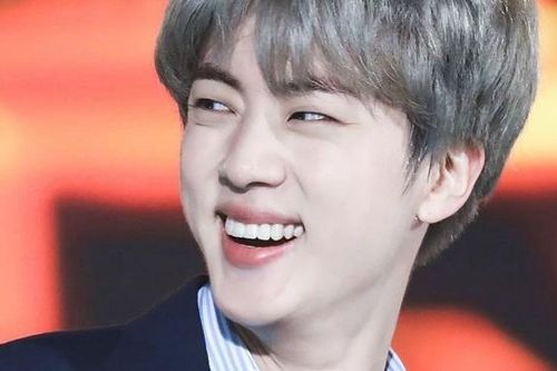 Vai Jin BTS đúng là vũ khí, thương thay cho món đồ này