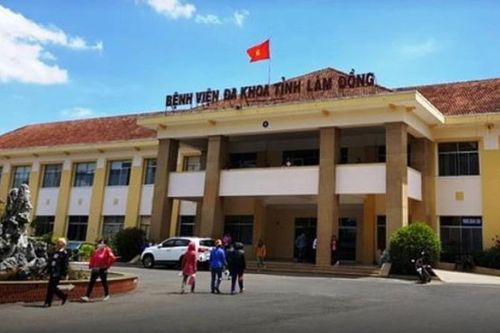 Học sinh tiểu học rơi từ tầng 2, bị chấn thương sọ não