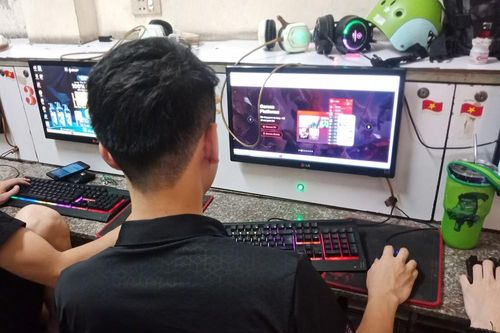 Góc khuất game online: Vượt qua bất hạnh