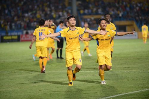 Chân dung cầu thủ 'phá' hỏng tiệc sinh nhật của Hà Nội FC